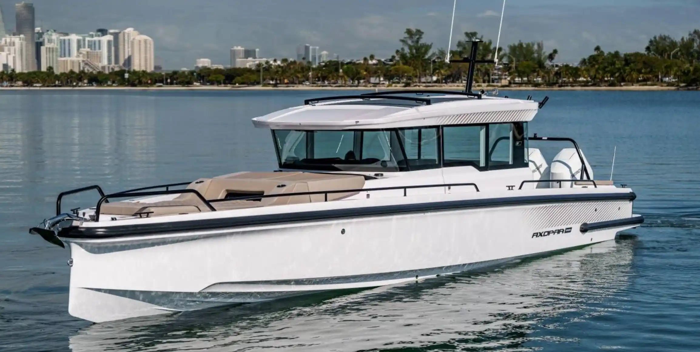 Axopar test 37 XC Cross Cabin